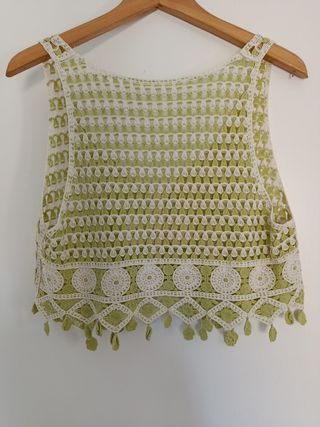 Top crochet verde y blanco