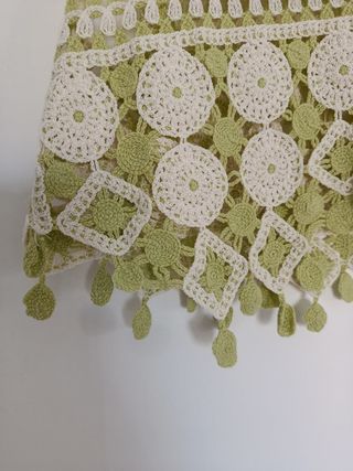 Top crochet verde y blanco