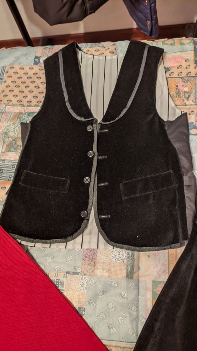 Traje de piñorro niño aprox. 10 años - terciopelo