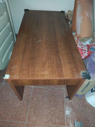 Mesita elevable salón marrón