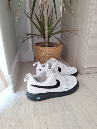 Nike Air Force 1 - Blancas y Negras