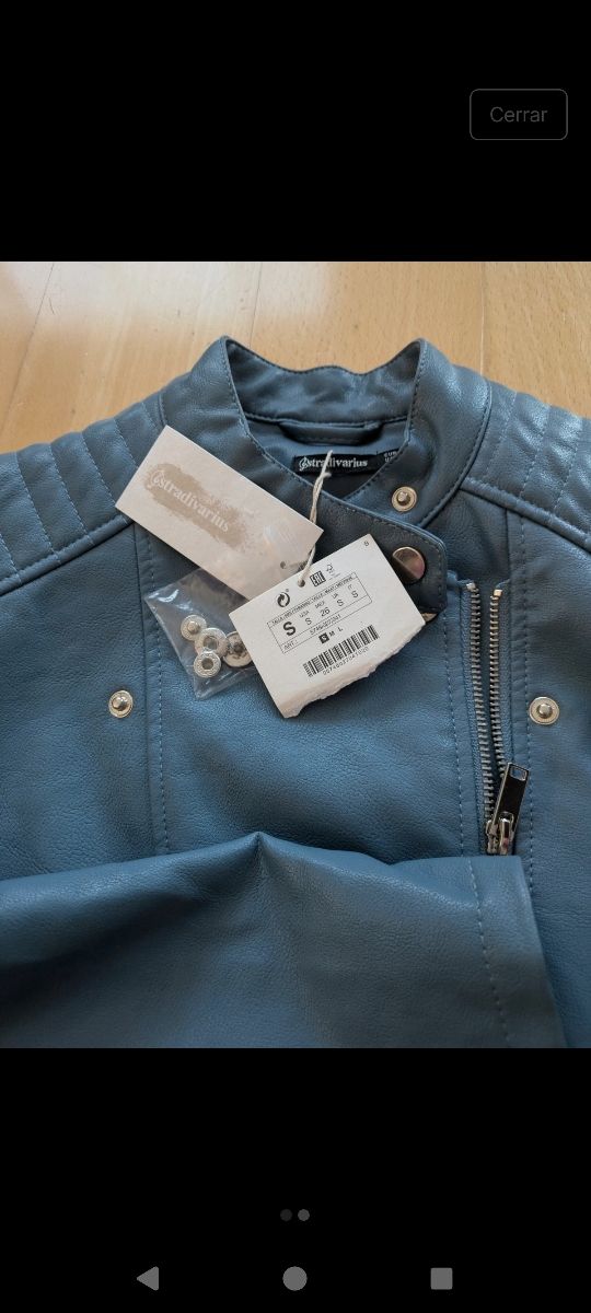 Cazadora cuero Stradivarius azul S