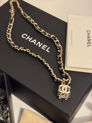 Collar Chanel - Cadena Negra y Dorada
