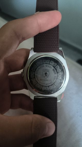 Reloj Ferrari marrón y plata