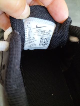 Zapatillas Nike Blancas/Negras - 36.5