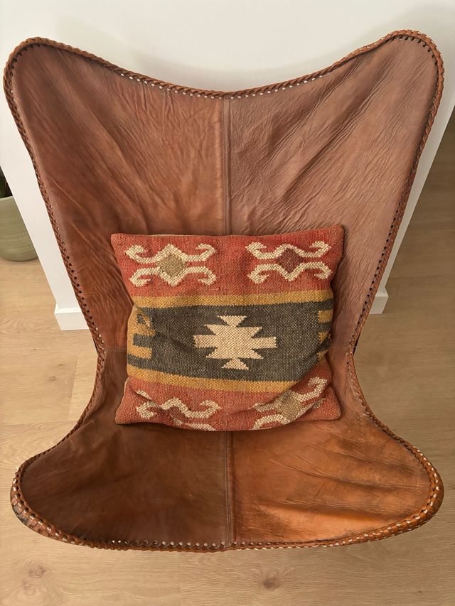 Butaca mariposa cuero marrón