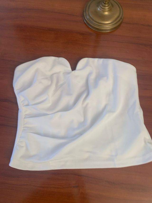 Top blanco sin tirantes