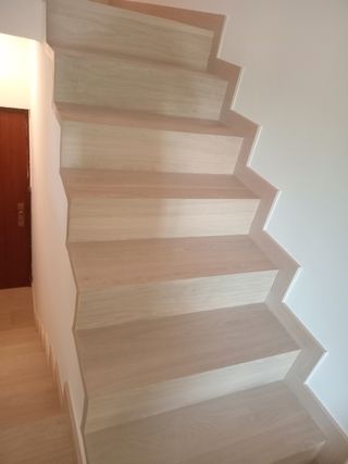 Suelo laminado para escaleras