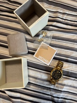 Reloj Michael Kors cronógrafo dorado