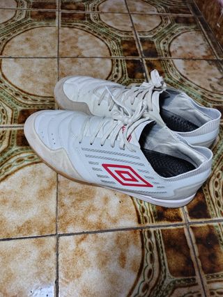Zapatillas Umbro fútbol sala blancas