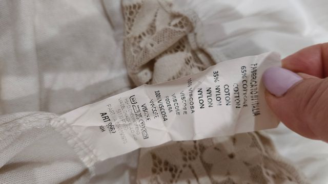 Vestido beige de encaje