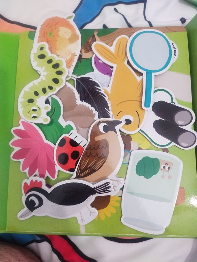 Jugamos a exploradores. Libro + piezas puzle