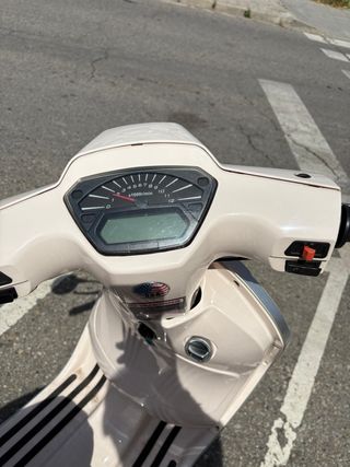 Ciclomotor UM Chill -50cc