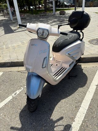 Ciclomotor UM Chill -50cc