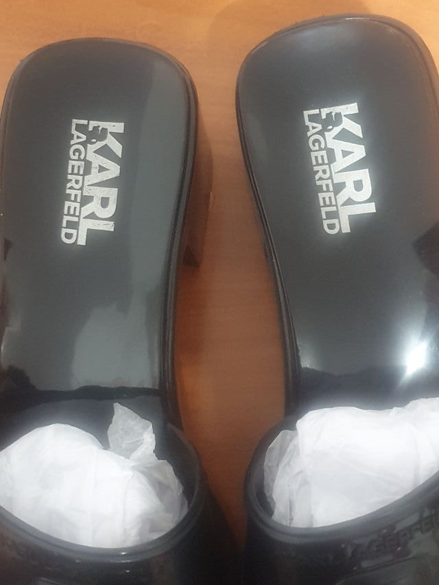 Sandalias Karl Lagerfeld negras