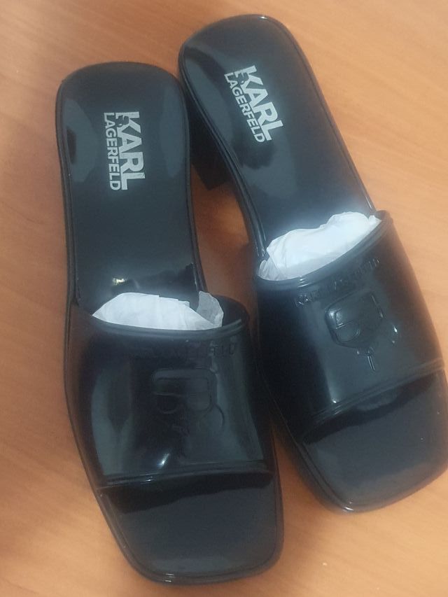 Sandalias Karl Lagerfeld negras