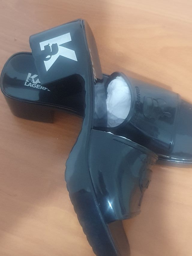 Sandalias Karl Lagerfeld negras