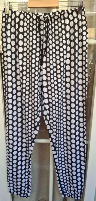 Lote 4 prendas: pantalones y falda