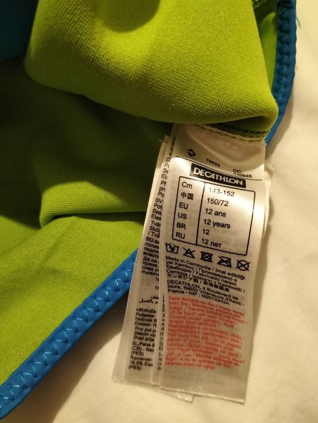 Neoprenos Buceo talla 12. Dos unidades por 15 euro