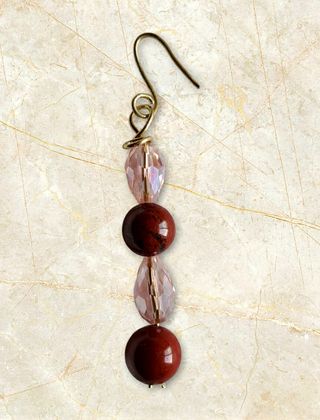 Pendientes largos rojos y rosas