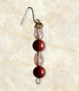 Pendientes largos rojos y rosas