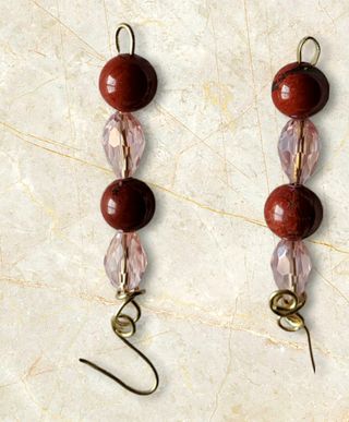 Pendientes largos rojos y rosas