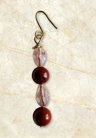 Pendientes largos rojos y rosas