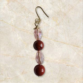 Pendientes largos rojos y rosas