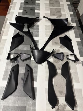 Carenado Honda CBR 1000RR 06-07...piezas varias.