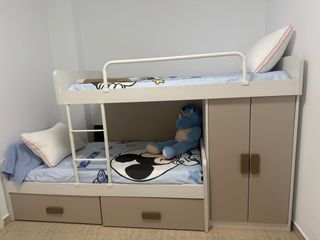 Litera infantil beige y blanca sin uso