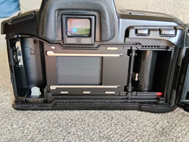 Minolta Dynax 5xi + obiettivo Zoom + filtri