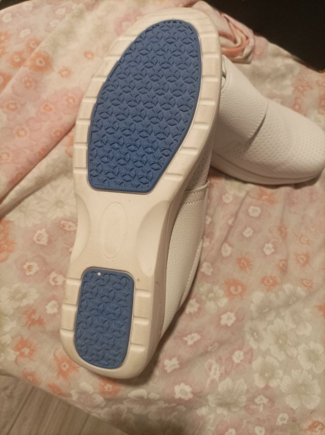 Zuecos Morba blancos - nuevos