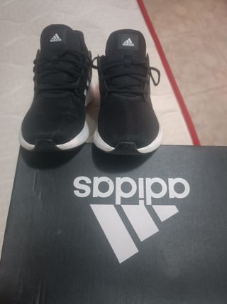 Zapatillas Adidas - Talla 42.5