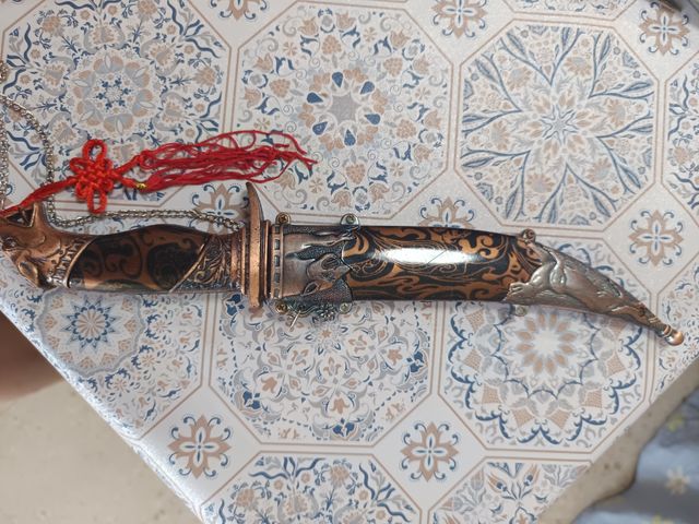 Daga decorativa: edición limitada