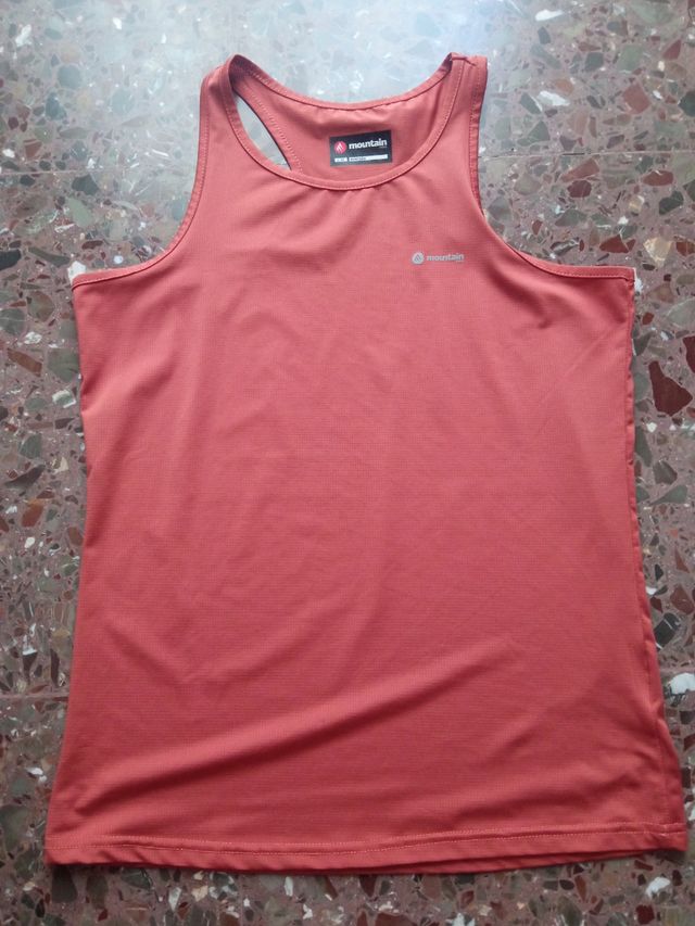 Top deportivo Mountain