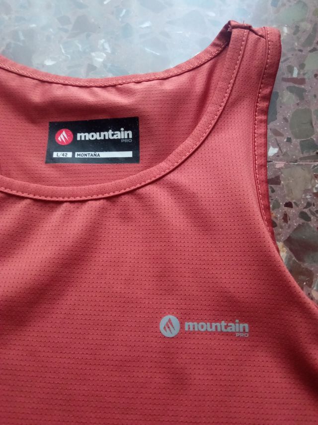 Top deportivo Mountain