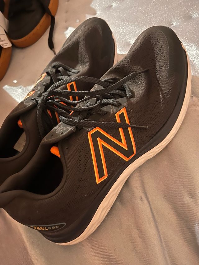 Zapatillas New Balance 590 - Negras/Naranjas