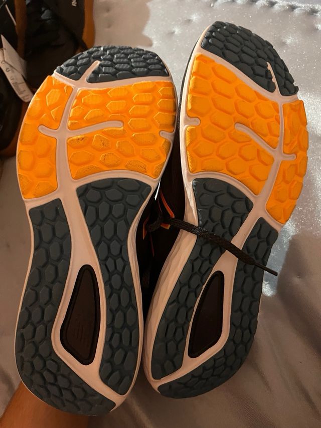 Zapatillas New Balance 590 - Negras/Naranjas