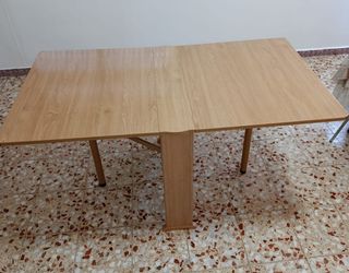 Mesa plegable de madera