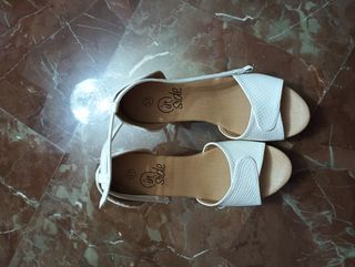 Sandalias blancas 