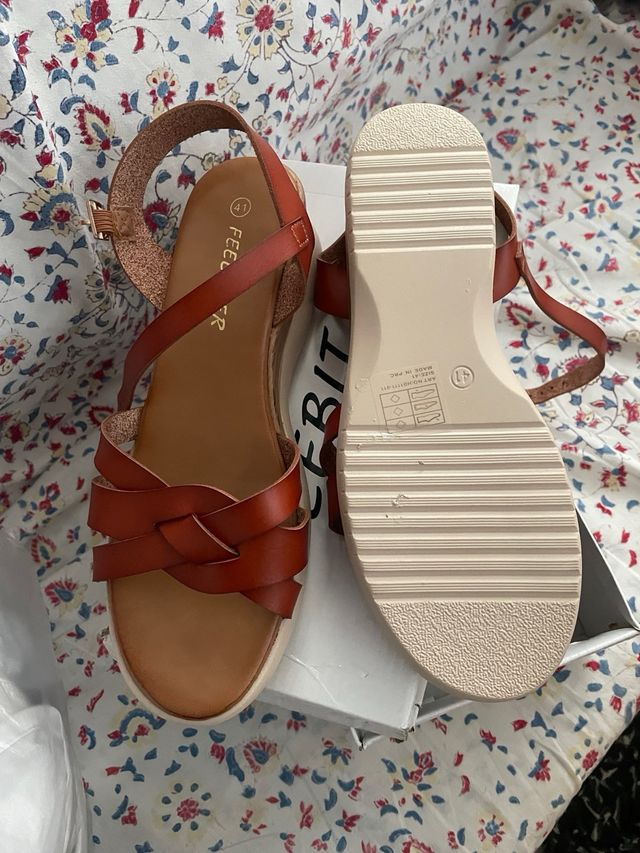 Sandalias nuevas n.41