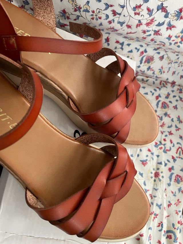 Sandalias nuevas n.41