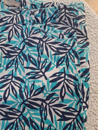 Pantalón talla XL . Medidas en descripción 