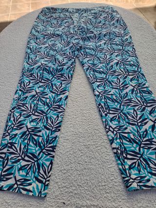Pantalón talla XL . Medidas en descripción 
