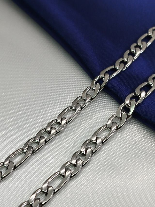 Cadena Figaro de acero inoxidable plateado
