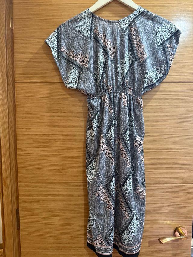 Abito stampato grigio e rosa