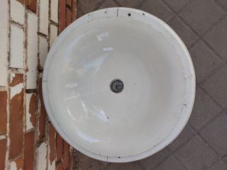 Florero palangana antigua patas madera maciza