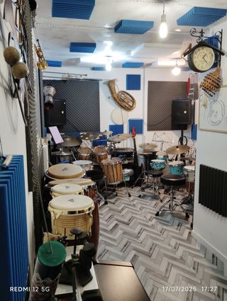 Clases de batería y percusión.