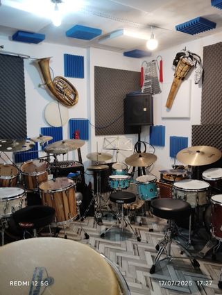 Clases de batería y percusión.