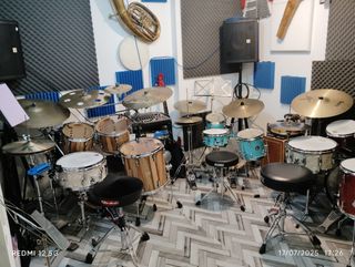Clases de batería y percusión.